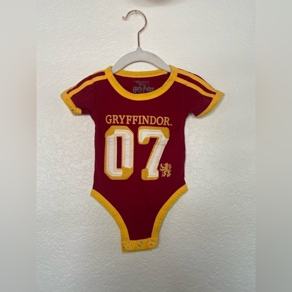 Gryffindor Harry Potter Red and Gold Bodysuit • Size 6 Months